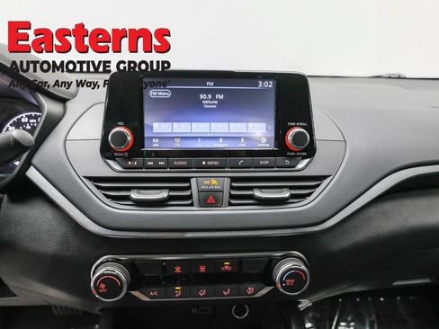 Used 2024 Nissan Altima 2.5 S image 12