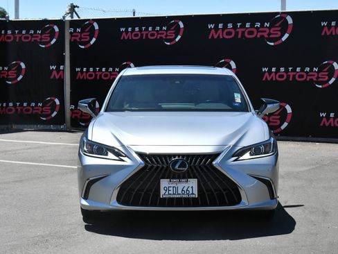 Used 2023 Lexus ES 300h w/ Premium Package FWD image 2