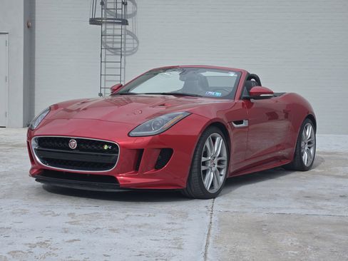 Used 2016 Jaguar F-TYPE R image 4