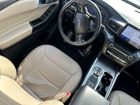 Used 2020 Ford Explorer XLT w/ Equipment Group 202A image 18