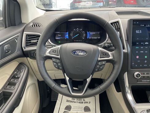 Used 2021 Ford Edge Titanium AWD/4WD image 20