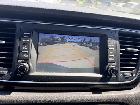 Used 2018 Kia Sedona EX FWD image 35