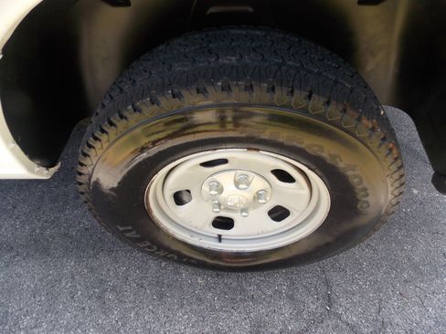 Used 2016 RAM 1500 Tradesman w/ Power & Remote Entry Group image 19