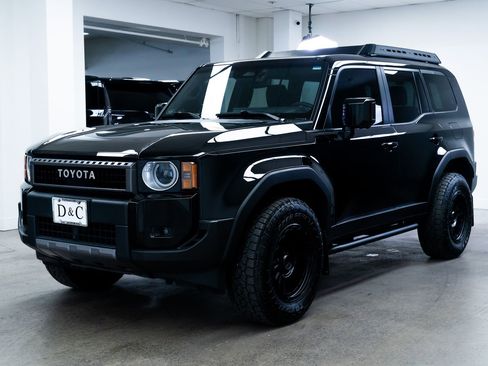 Used 2024 Toyota Land Cruiser image 3