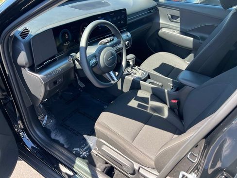 Certified 2025 Hyundai Kona SE AWD/4WD image 12