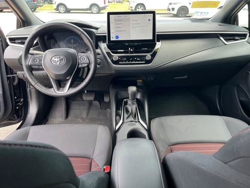 Used 2025 Toyota Corolla SE w/ SE Premium Package FWD image 22