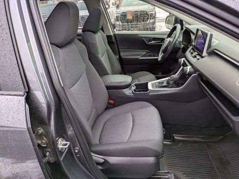 Used 2023 Toyota RAV4 XLE image 23