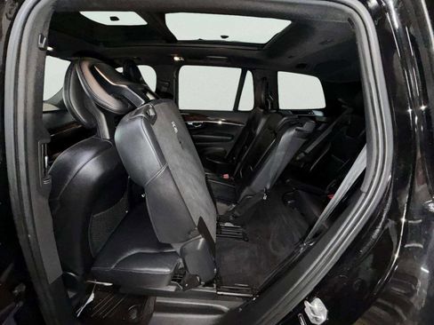 Used 2017 Volvo XC90 T6 Momentum w/ Vision Package image 27