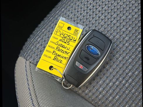 Used 2025 Subaru Forester Premium image 29