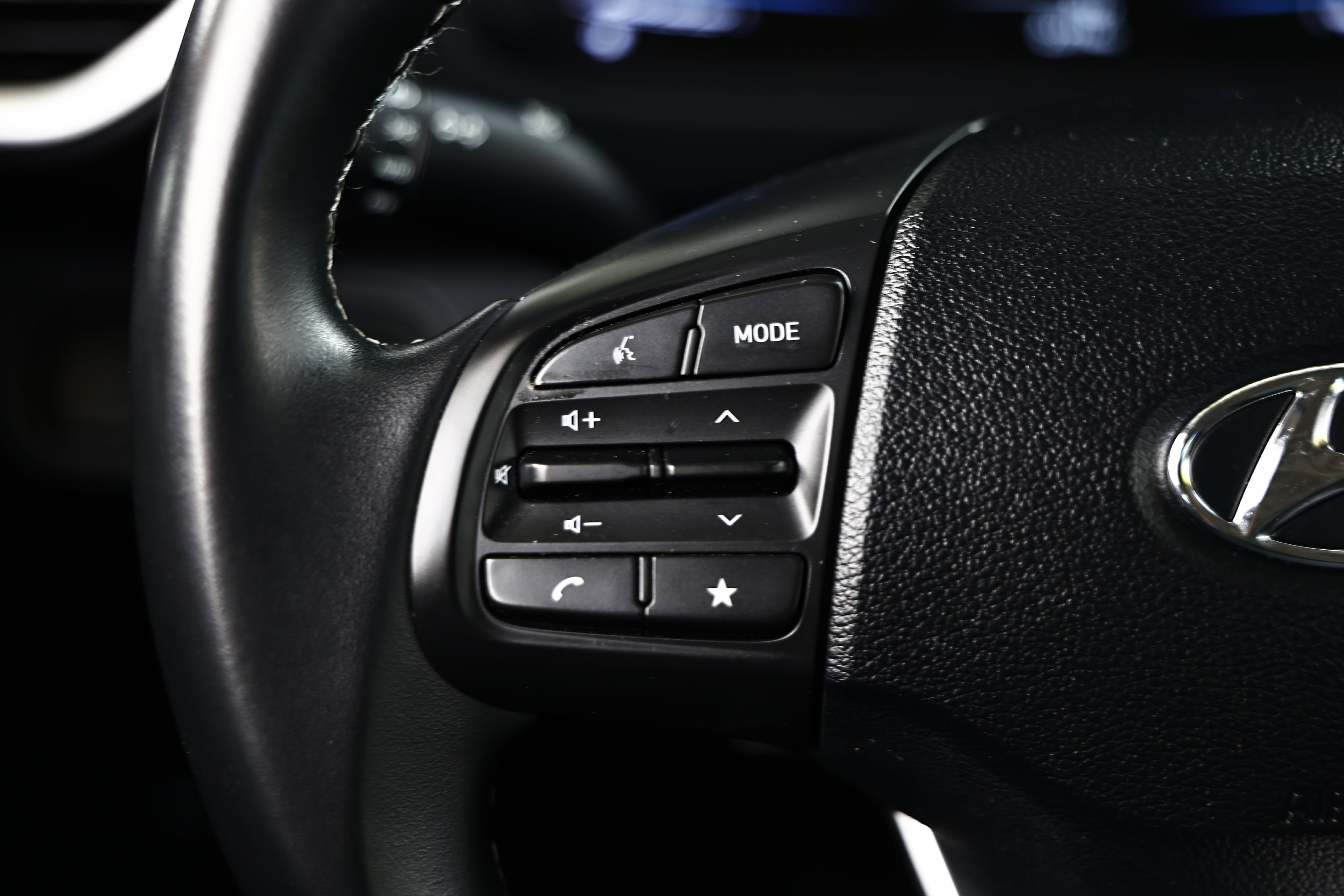 Used 2025 Hyundai Venue SEL FWD image 33