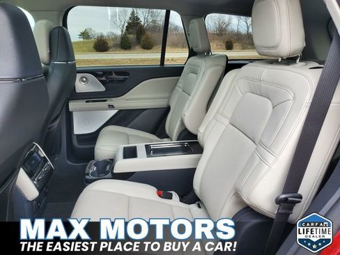 Used 2025 Lincoln Aviator Reserve w/ Luxury Package image 16