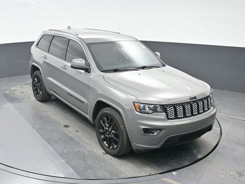 Used 2021 Jeep Grand Cherokee Laredo X image 24
