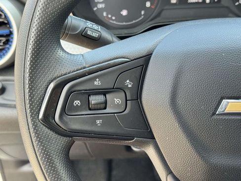 Used 2024 Chevrolet Trax LS w/ LS Convenience Package FWD image 12