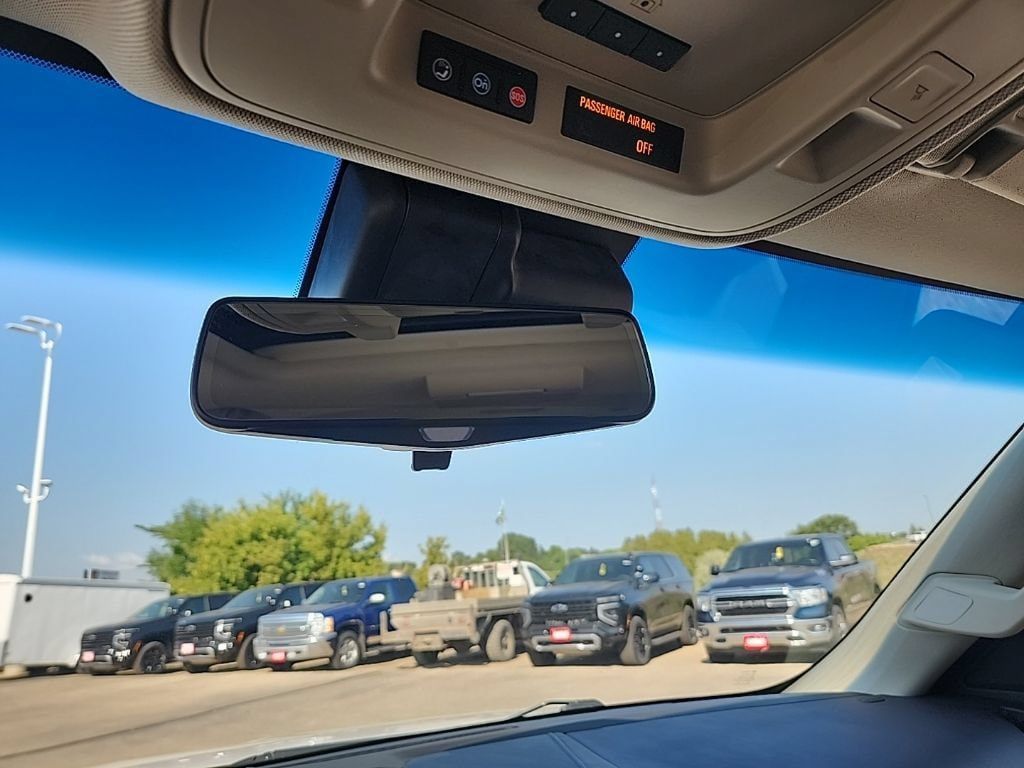 Certified 2018 Cadillac Escalade Premium Luxury AWD/4WD image 20