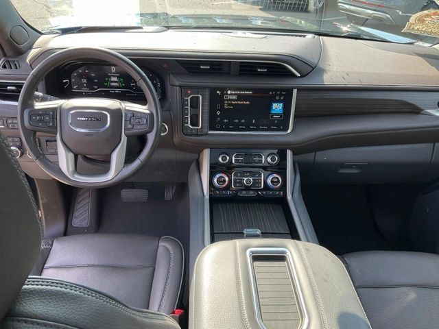 Used 2022 GMC Yukon Denali w/ Denali Premium Package AWD/4WD image 4