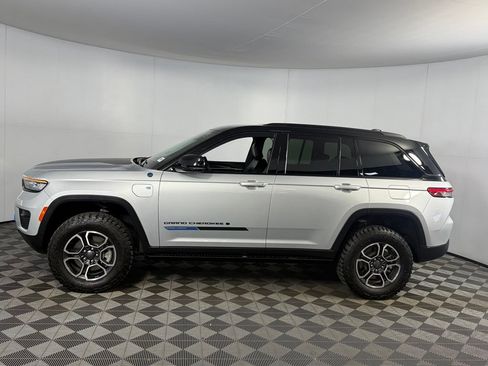 Used 2022 Jeep Grand Cherokee Trailhawk AWD/4WD image 11