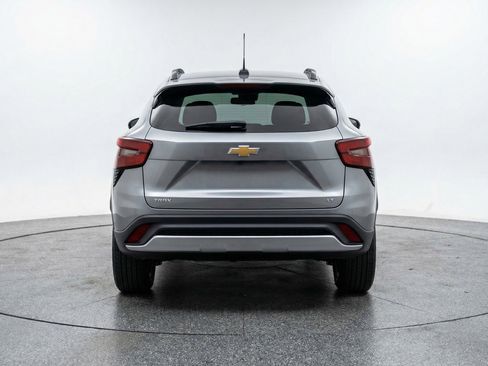 Used 2025 Chevrolet Trax LT w/ LT Convenience Package FWD image 7