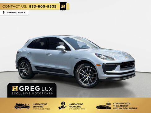 Used 2024 Porsche Macan AWD/4WD image 1