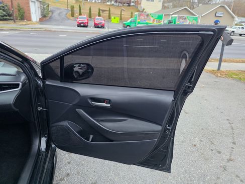 Used 2021 Toyota Corolla LE image 15