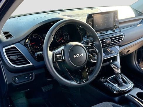 Used 2023 Kia Seltos S image 4