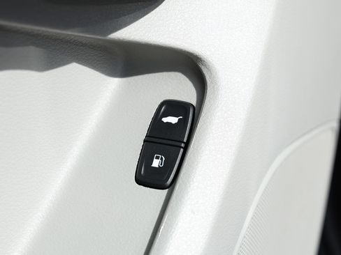 Used 2017 Acura MDX FWD w/ Advance Package image 29