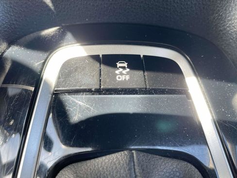 Used 2024 Toyota Corolla LE FWD image 33