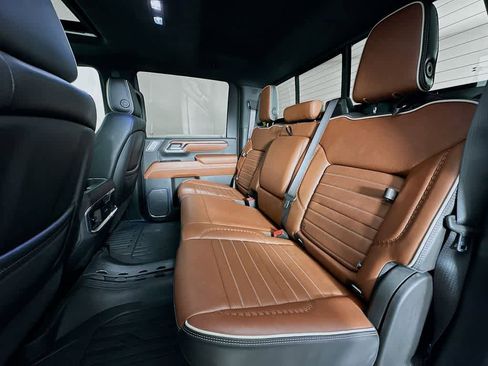 Used 2024 GMC Sierra 2500 Denali Ultimate image 14