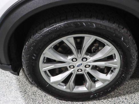 Used 2022 Ford Explorer Limited image 11