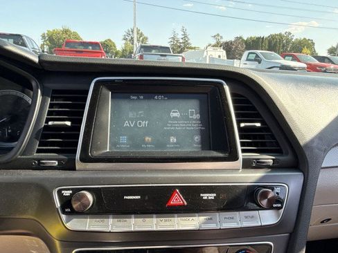 Used 2018 Hyundai Sonata ECO image 12