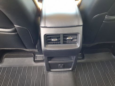 Used 2019 Ford Edge SEL w/ Equipment Group 201A AWD/4WD image 16