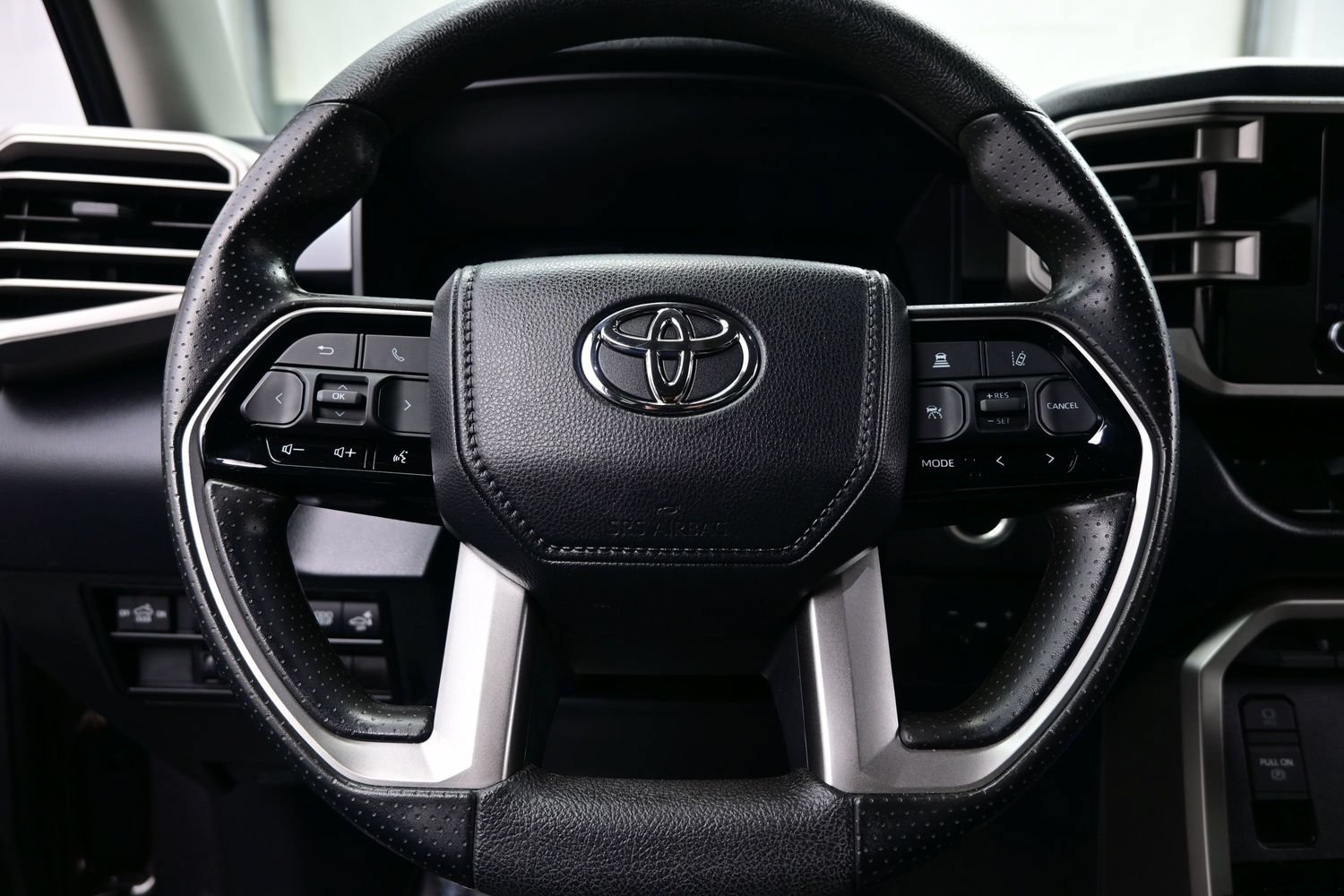 Used 2023 Toyota Tundra SR5 w/ SR5 Convenience Package AWD/4WD image 23