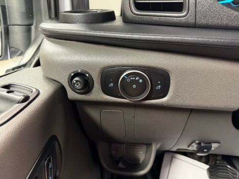 Used 2022 Ford Transit 350 DRW RWD image 18