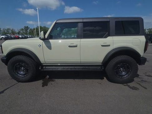 Certified 2025 Ford Bronco Outer Banks w/ Sasquatch Package AWD/4WD image 16