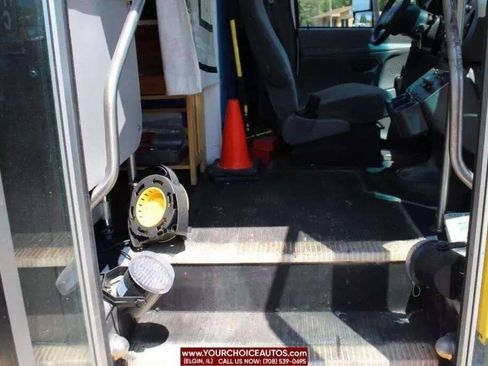 Used 2006 Ford E-450 and Econoline 450 RWD image 32