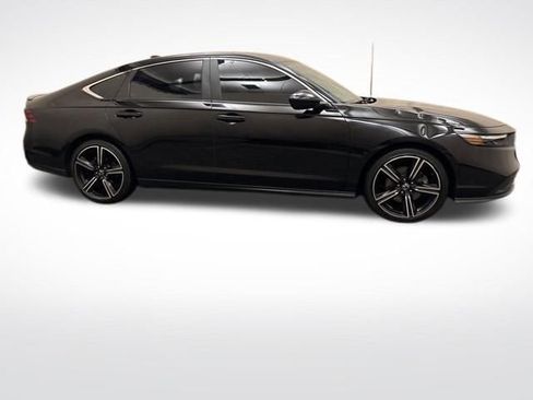 Used 2024 Honda Accord Sport image 4