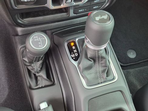 New 2026 Jeep Wrangler Unlimited Sahara AWD/4WD image 20