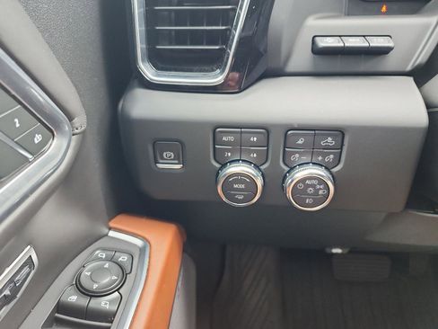 Used 2023 GMC Sierra 1500 Denali Ultimate AWD/4WD image 28