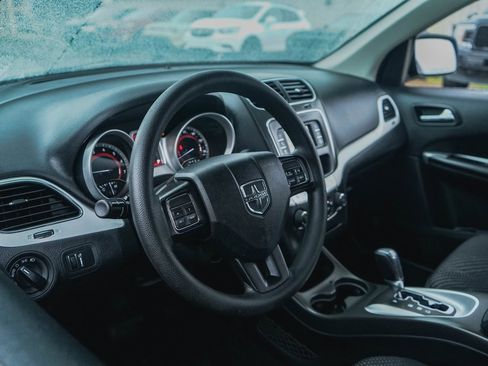 Used 2020 Dodge Journey SE w/ Blacktop Package image 6