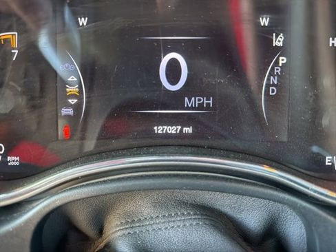 Used 2021 Jeep Grand Cherokee Trailhawk w/ Premium Lighting Group AWD/4WD image 5