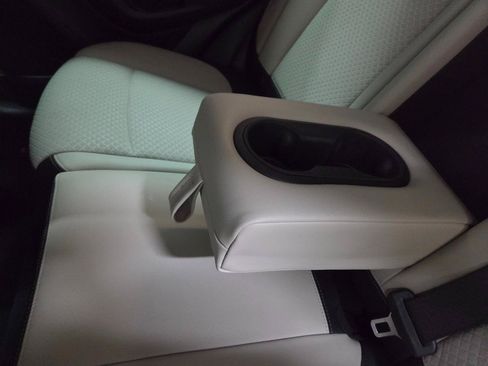 Used 2022 Buick Encore Preferred w/ Safety Package AWD/4WD image 27