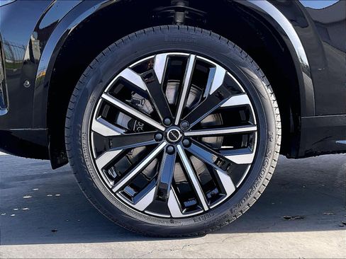 New 2026 Volvo XC90 T8 Ultra w/ Lounge Package image 14