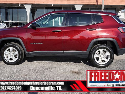 Used 2022 Jeep Compass Sport AWD/4WD image 2