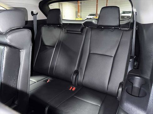 Certified 2025 Toyota Highlander XLE image 18