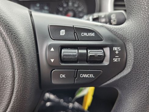 Used 2017 Kia Sorento L image 25