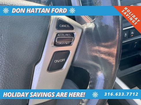 Used 2017 Nissan Titan SV image 8