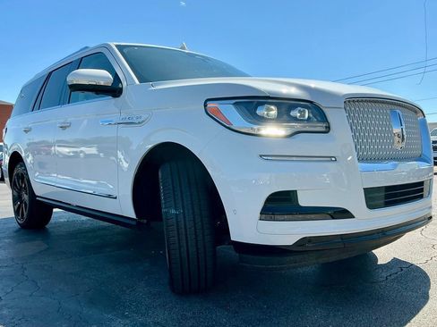 Used 2024 Lincoln Navigator Reserve w/ Monochromatic Package AWD/4WD image 2