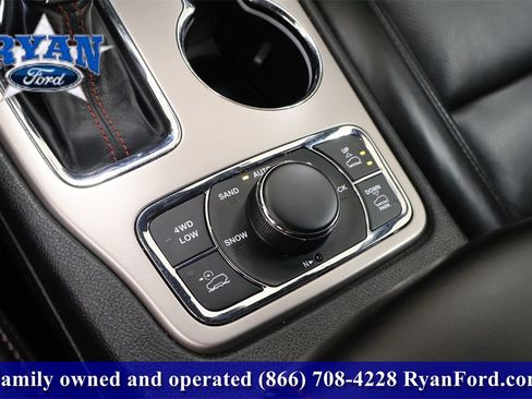 Used 2021 Jeep Grand Cherokee Trailhawk w/ Trailhawk Luxury Group image 23