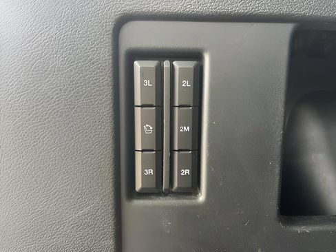Used 2024 Ford Expedition XLT RWD image 9