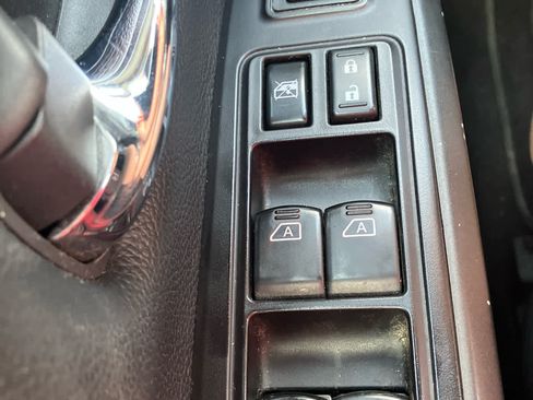 Used 2021 Nissan Titan PRO-4X w/ Pro-4x Convenience Package AWD/4WD image 13