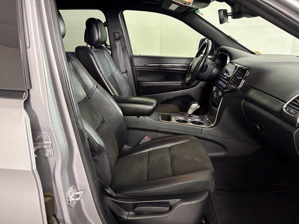 Used 2021 Jeep Grand Cherokee Laredo X RWD image 41